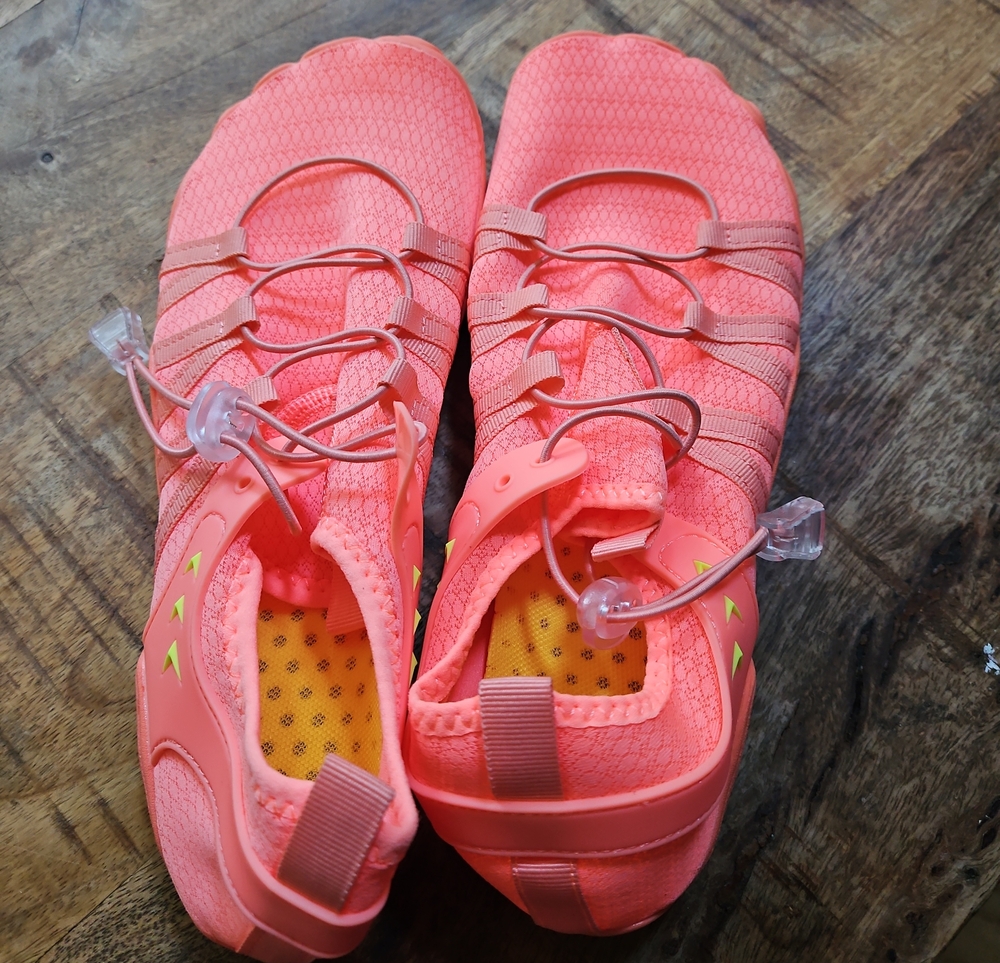 Coral Lightweight Women's Athletic Barefoot Shoes